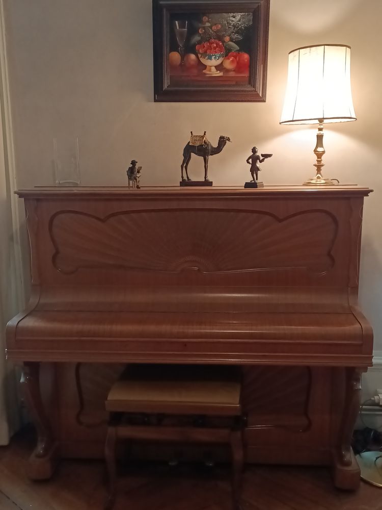 Piano droit  450 Lyon 2 (69)