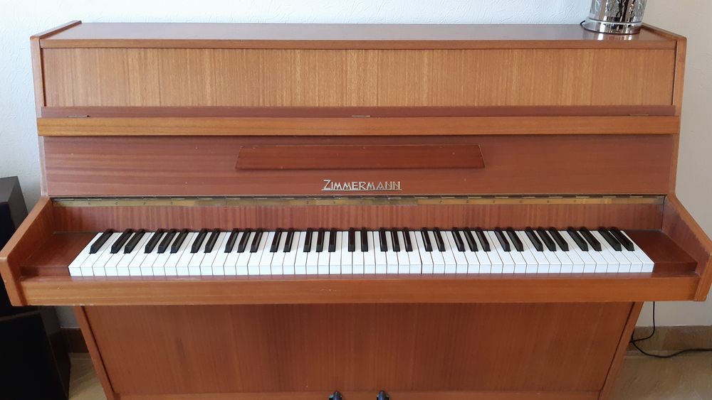 Piano droit 180 Les Clayes-sous-Bois (78)
