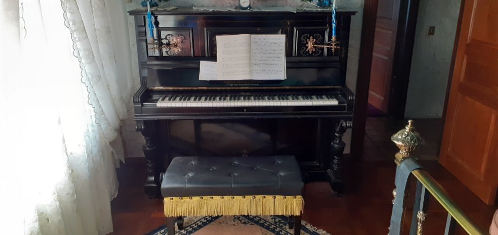 Piano droit 2000 Grosmagny (90)