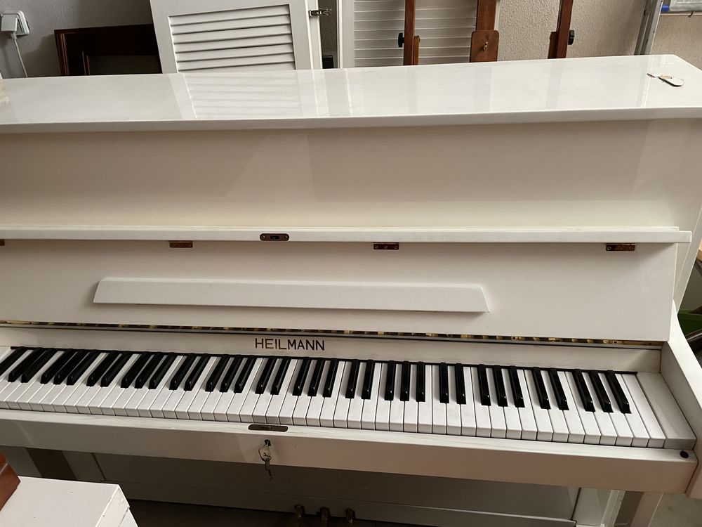 Piano droit 1000 Carpentras (84)