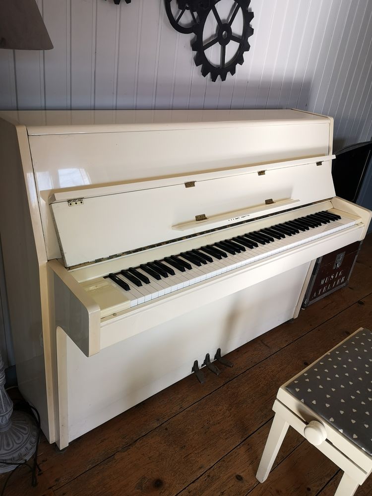Piano Droit 350 Besan�on (25)