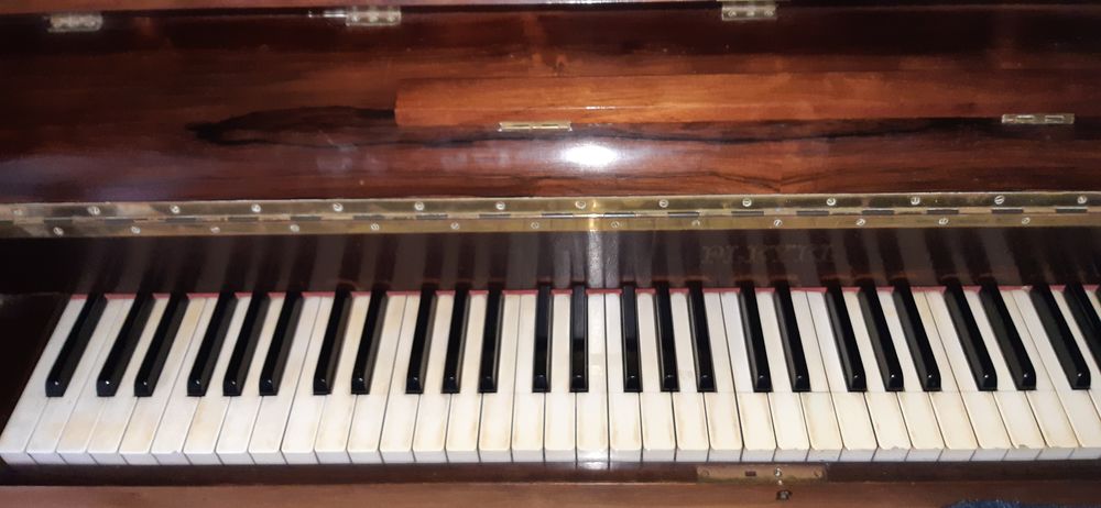 piano droit 500 La Chapelle-Yvon (14)