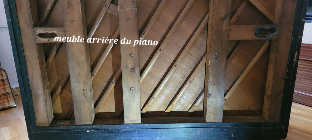 Piano droit 230 Sens (89)
