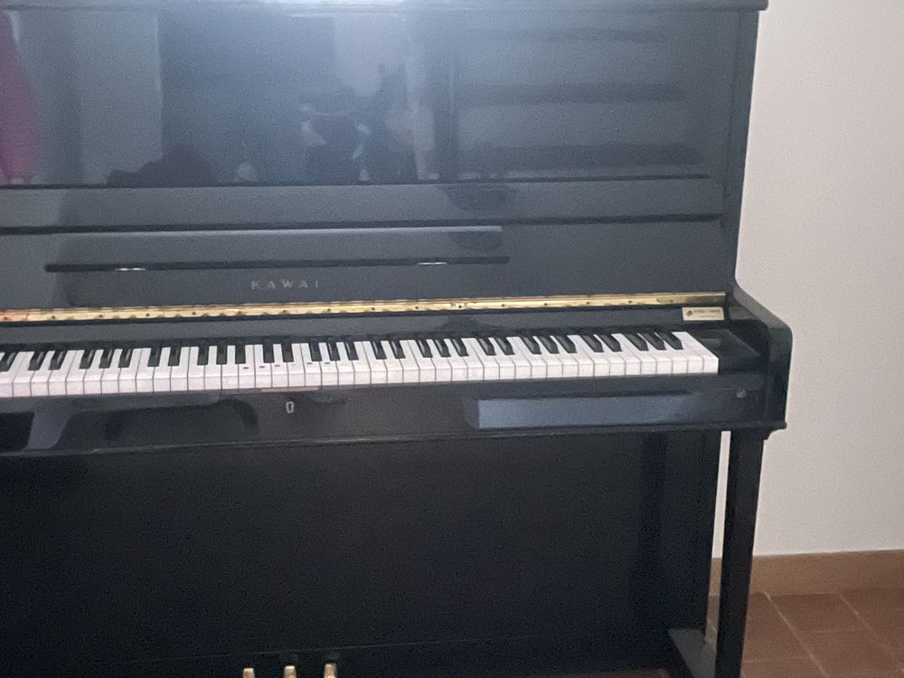 PIANO DROIT 0 Bauduen (83)