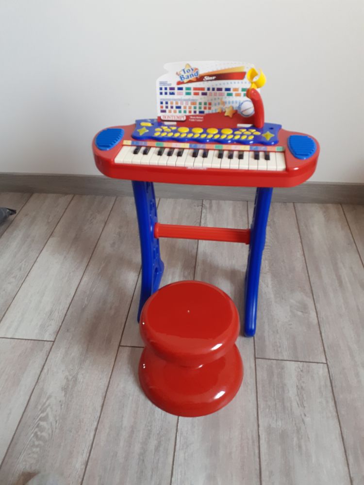 PIANO ENFANT ET SON TABOURET 5 Saint-R�my (79)
