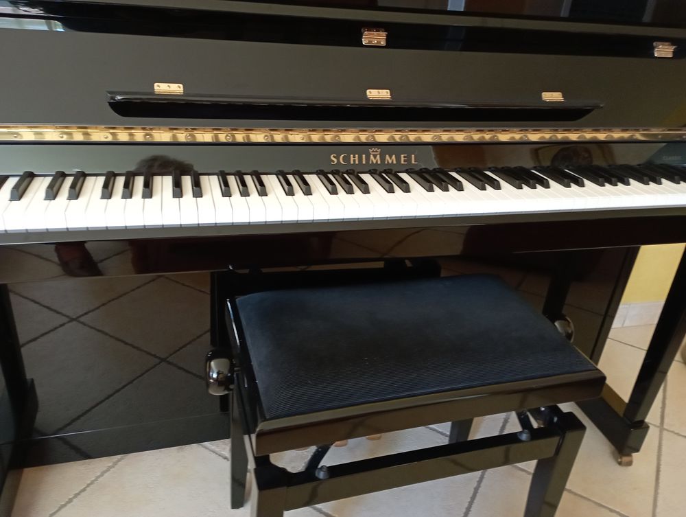 PIANO LAQUE NOIR  SCHIMMEL  3800 Villenave-d'Ornon (33)