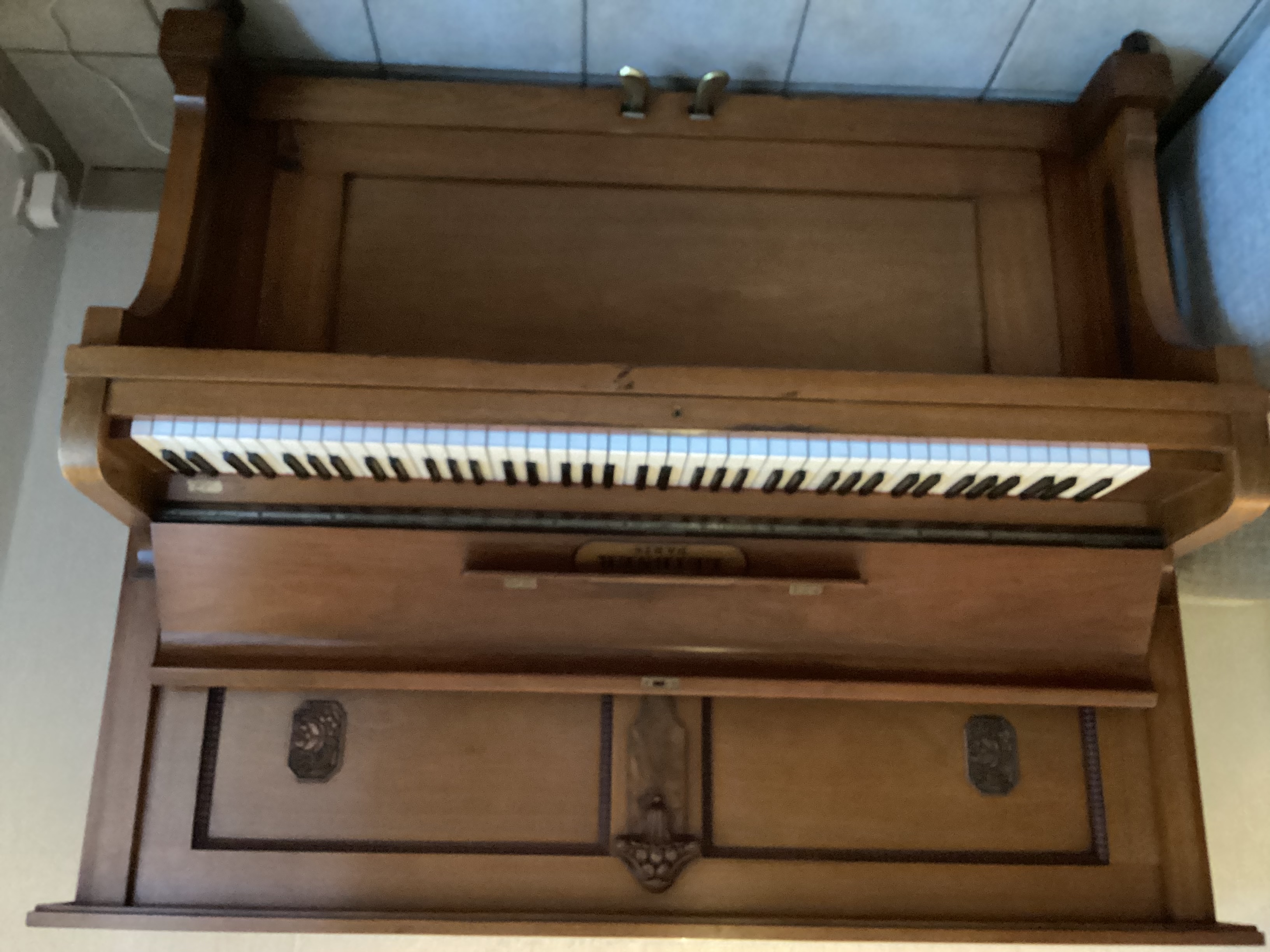 Piano LEIBNER 0 M�ricourt (62)