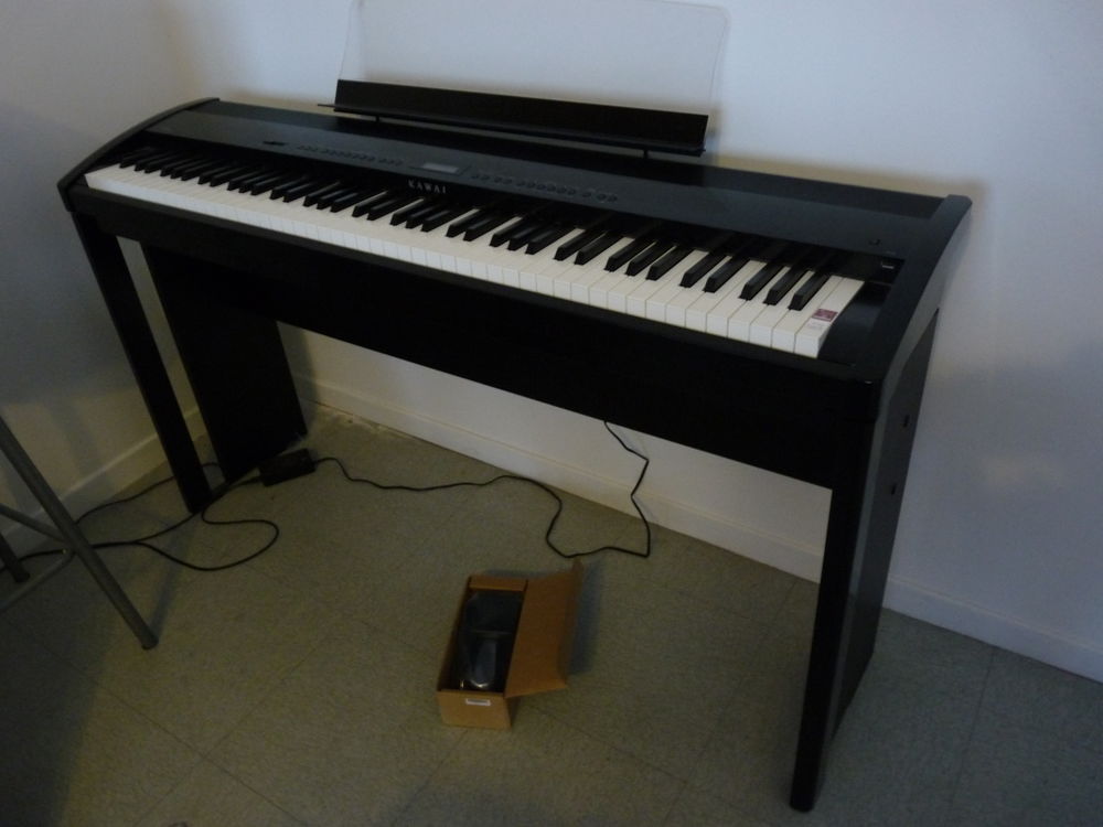 PIANO NUMERIQUE DE MARQUE KAWAI 900 Villeurbanne (69)