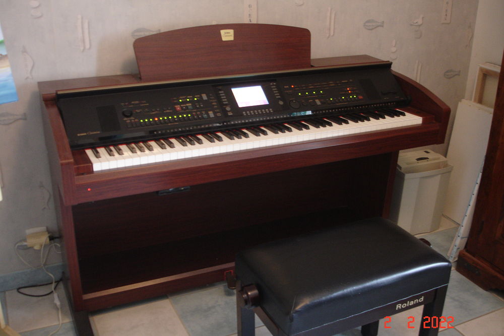 Piano numerique Yamaha Clavinova CVP 303 1200 Angles (85)