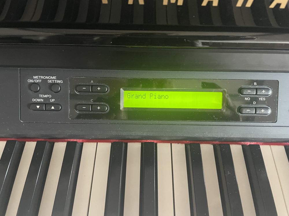 Piano num�rique yamaha clavinova clp-480 2000 Nointel (95)