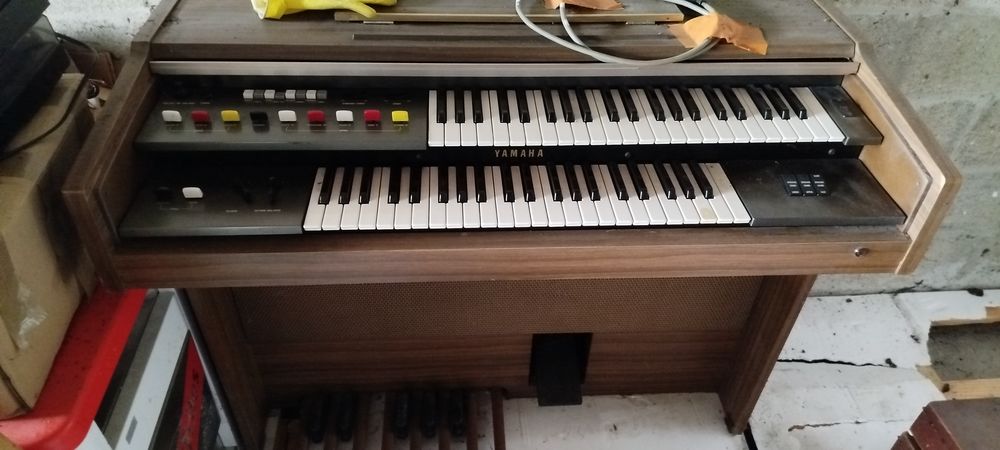Piano organique yamaha (prix n�gociable) 150 Chelles (77)