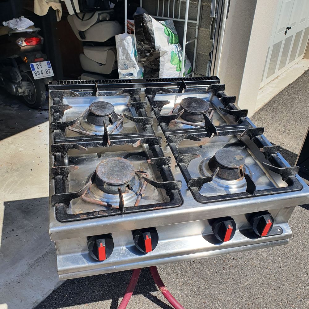 Piano � gaz pro et plancha � gaz pro 400 Courth�zon (84)