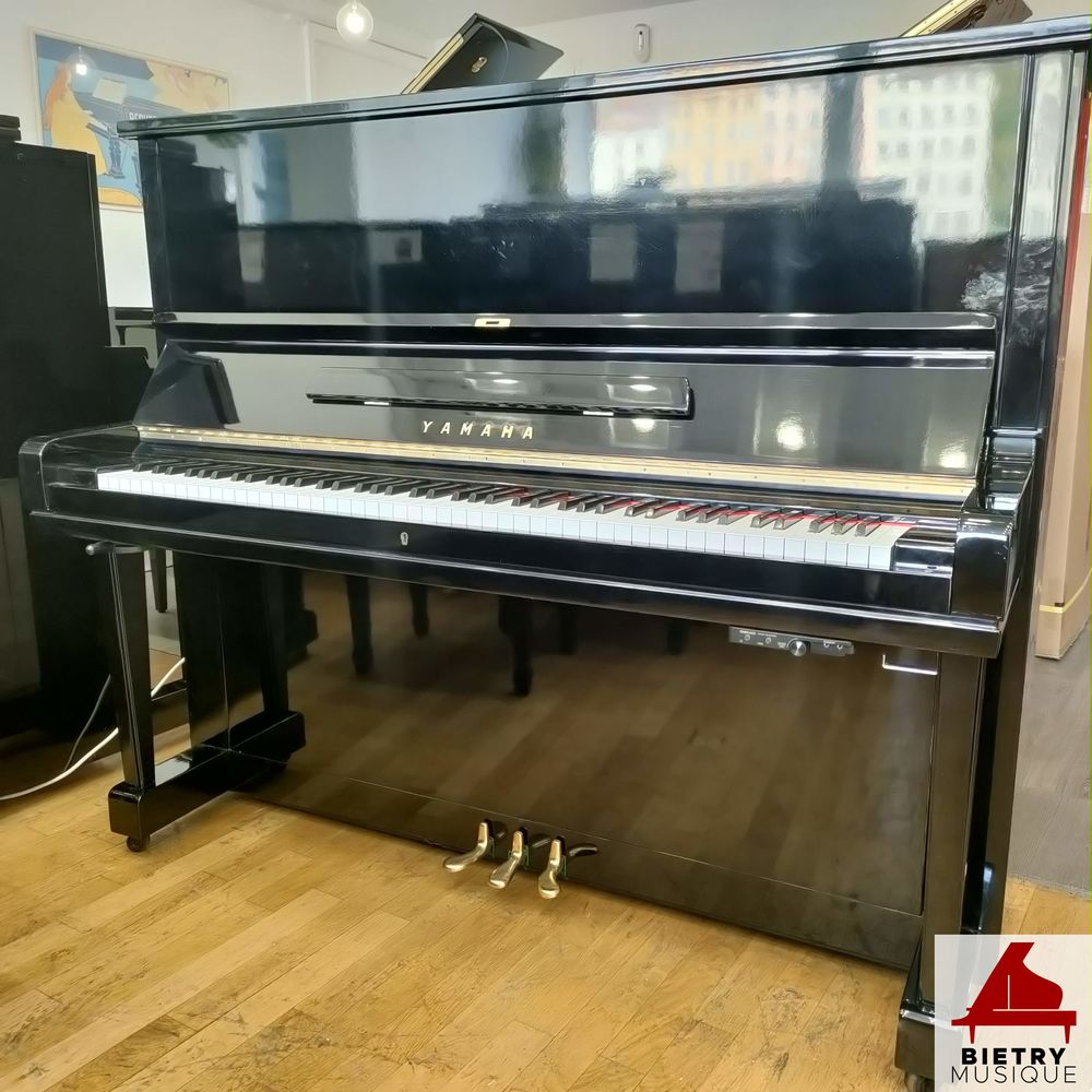 Piano à queue Yamaha C3 noir laqué 18000 Lyon 5 (69)