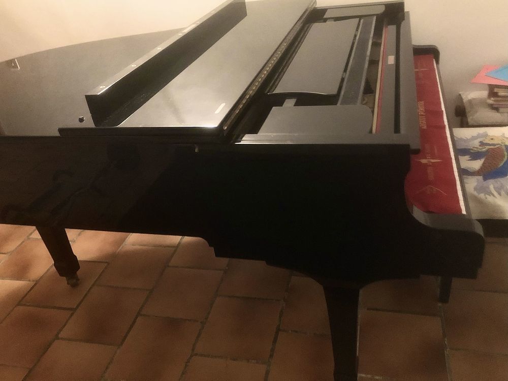 Piano 1/4 de queue YAMAHA G3 laqu� noir 11000 Toulouse (31)