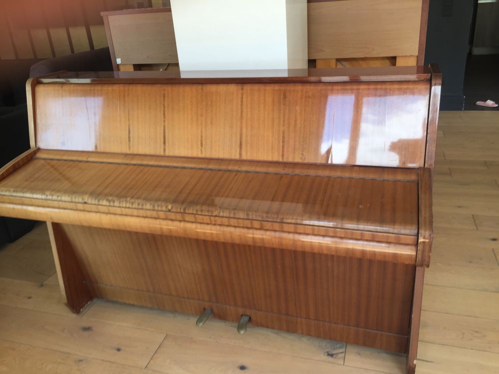 piano schimmel 1150 La Trinit� (06)