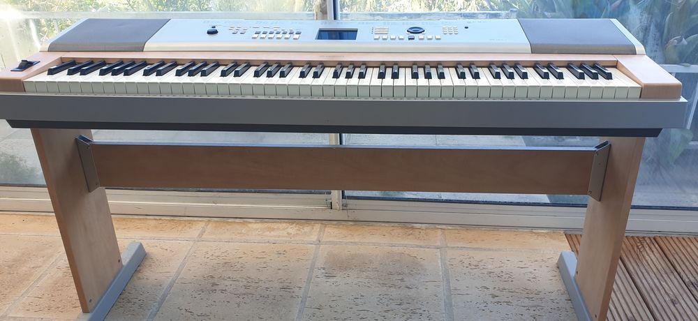 piano synth�tiseur 300 Cagnes-sur-Mer (06)