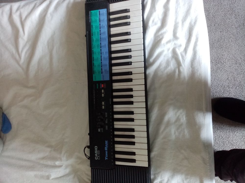 Piano synth�tiseur 20 Randan (63)