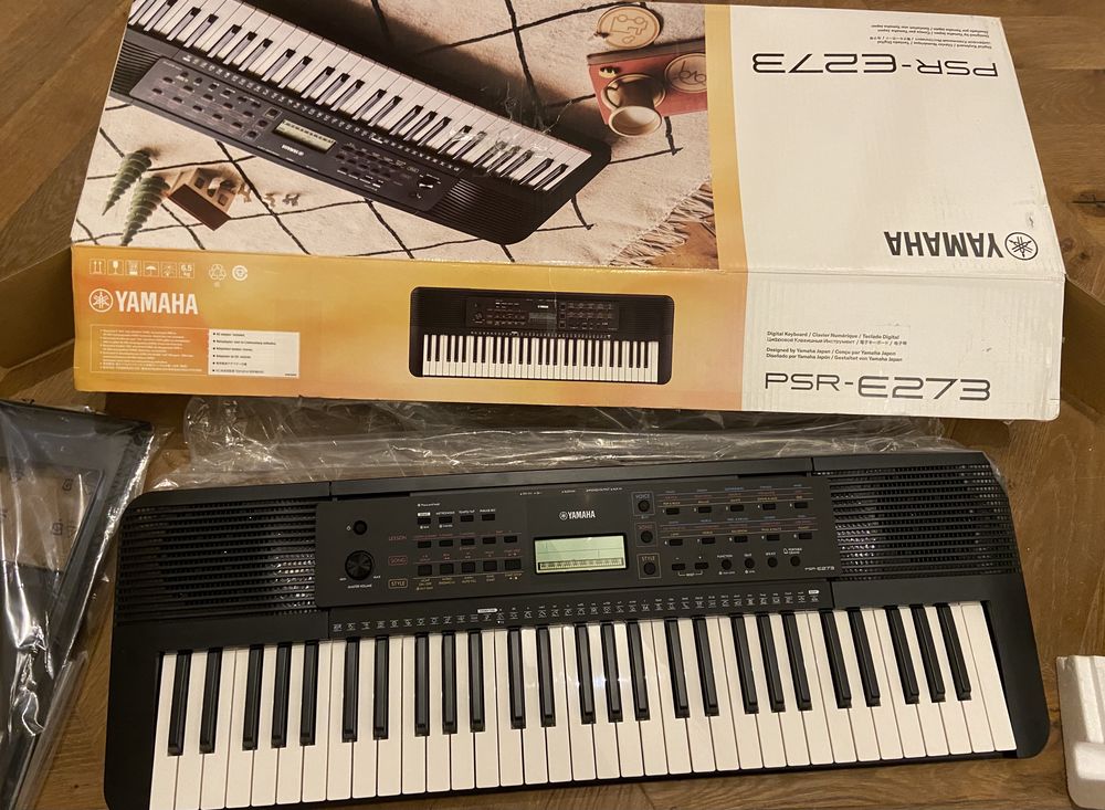 Piano Yamaha PSR- E273 120 Tours (37)