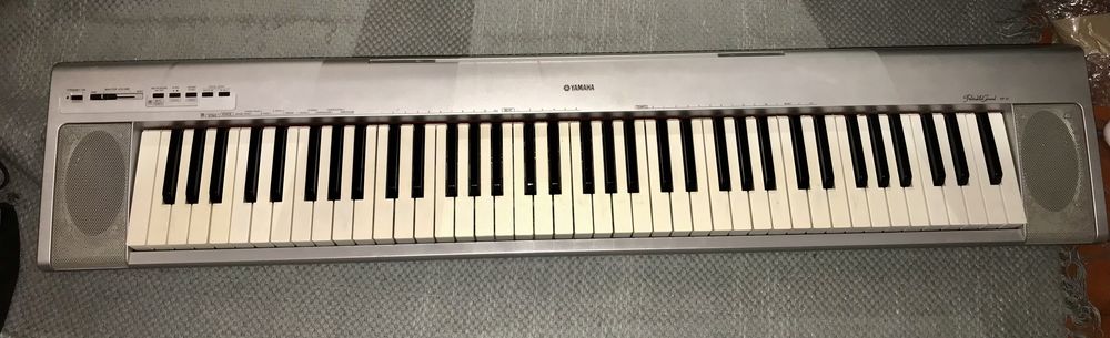 Piano Yamaha 130 Marseille 7 (13)