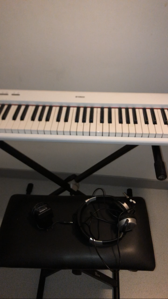 Piano Yamaha 200 Paris 19 (75)