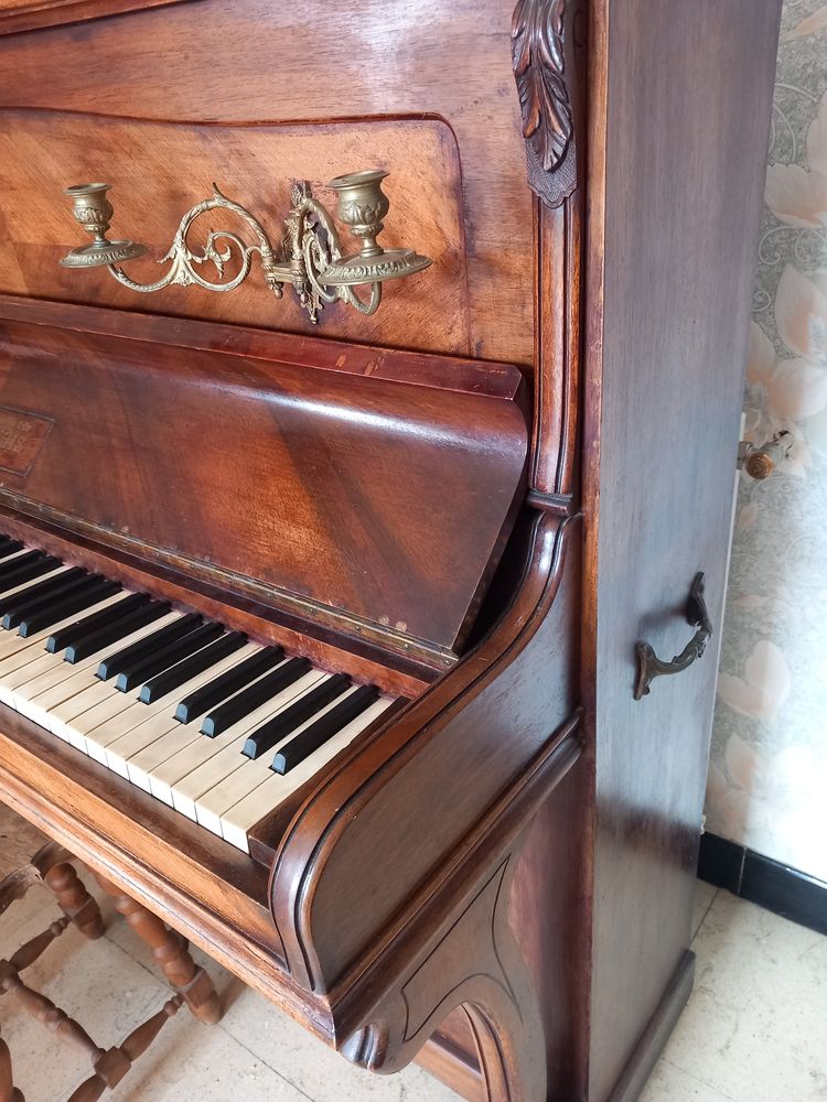 Piano 120 Villereau (59)