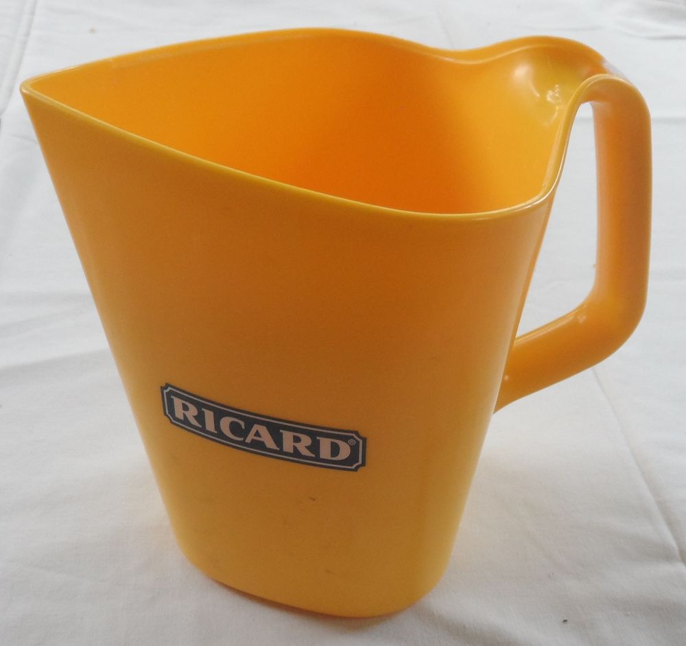 Pichet-Broc Ricard neuf nouveau mod�le en plastique  10 Castries (34)