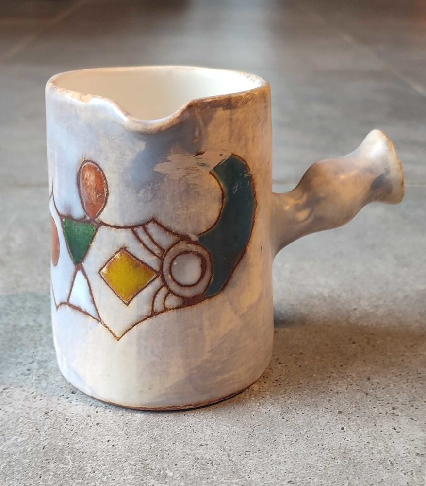 Pichet cr�mier en c�ramique sign� Marie-Christine Treinen 40 Clermont (60)