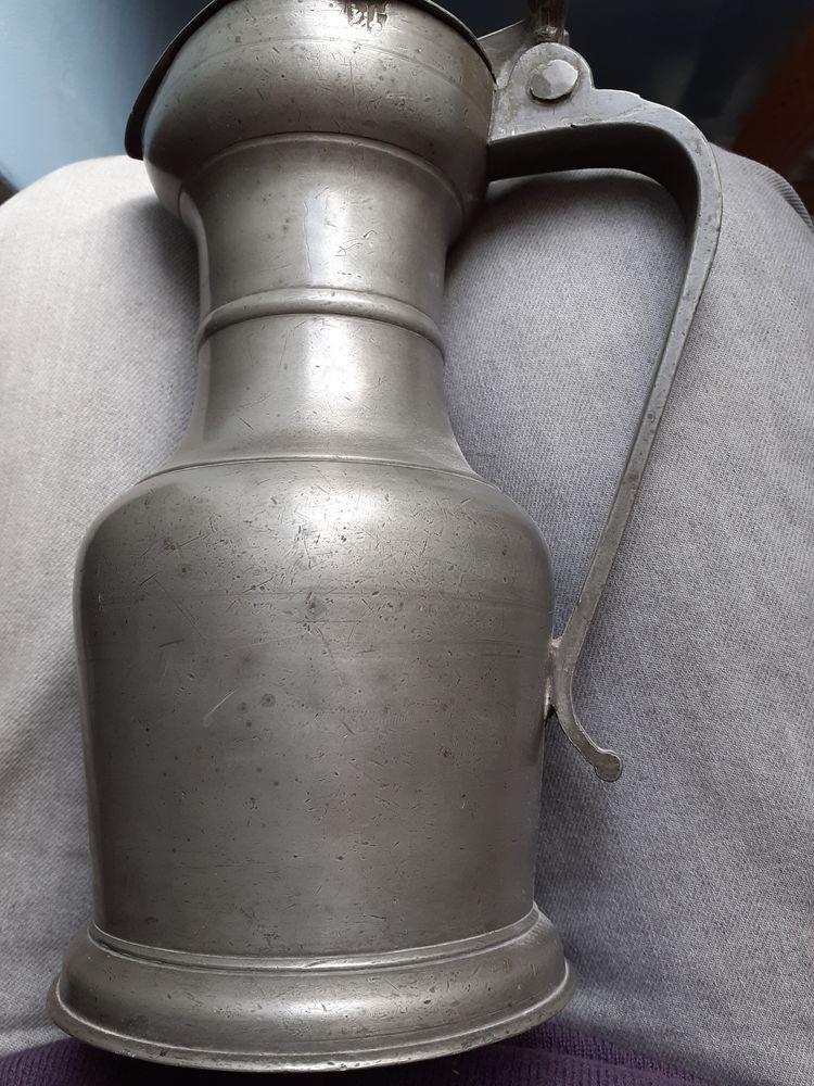 Pichet �tain Jacob Morel 1743 (Suisse) 120 Malauc�ne (84)