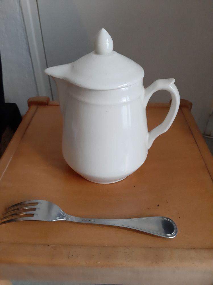 Pichet, pot � lait 12 Le Lavandou (83)