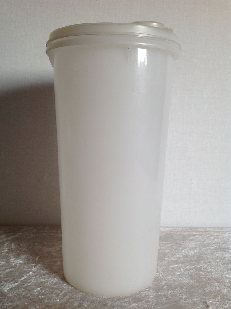 PICHET SHAKER TUPPERWARE CONTENANCE 1,5L Envoi Possible
8 Tr�gunc (29)