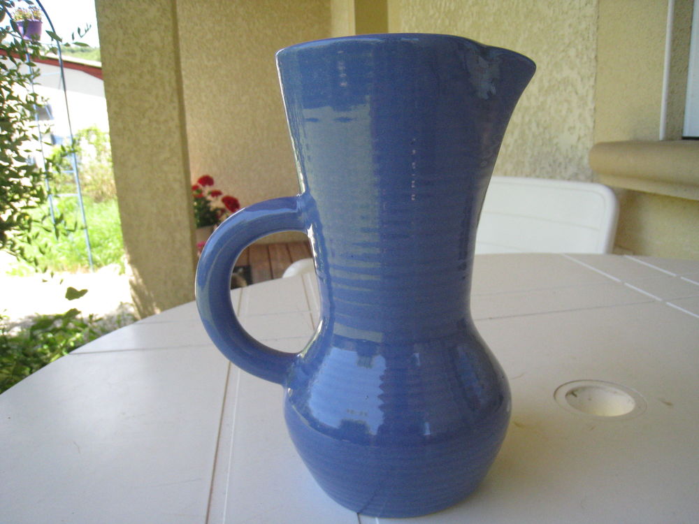 Pichet � eau terre verniss�e vintage 21 Vinay (38)