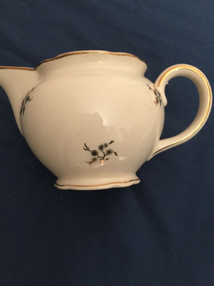 pichet villerois et boch en porcelaine 20 Fleury-les-Aubrais (45)