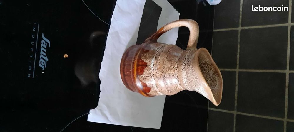 Pichets en gr�s neufs 12 Vittel (88)