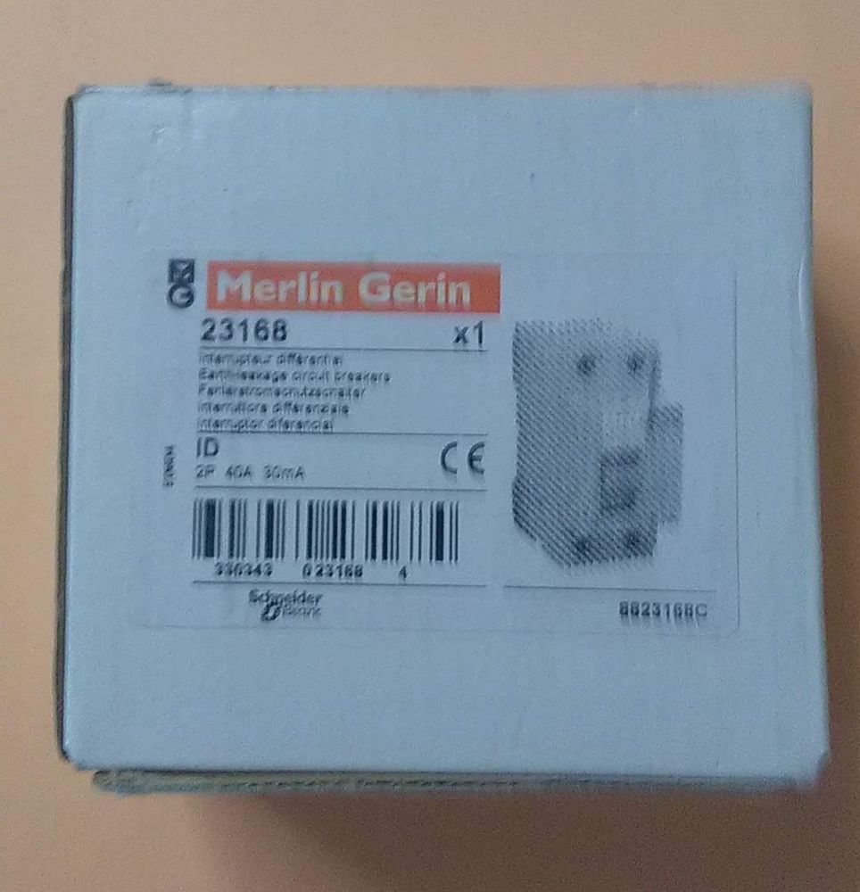 Piece electrique MERLIN GERIN 50 Courseulles-sur-Mer (14)