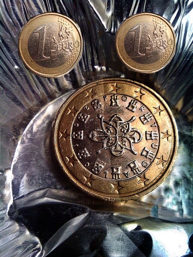 PI�CE DE 1 EURO PORTUGAL 2010  WANTED 170 Champlay (89)