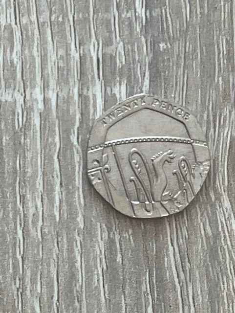 Pi�ce de monnaie - 20 Pence Elizabeth II 2012 (Angleterre) 4 Dijon (21)