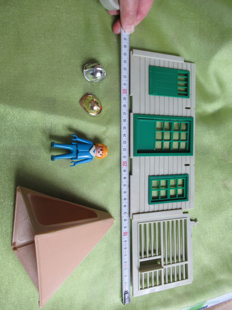 Pi�ces d�tach�es -Accessoires Playmobil ,:
-mur de prison ,L 5 Goussainville (95)