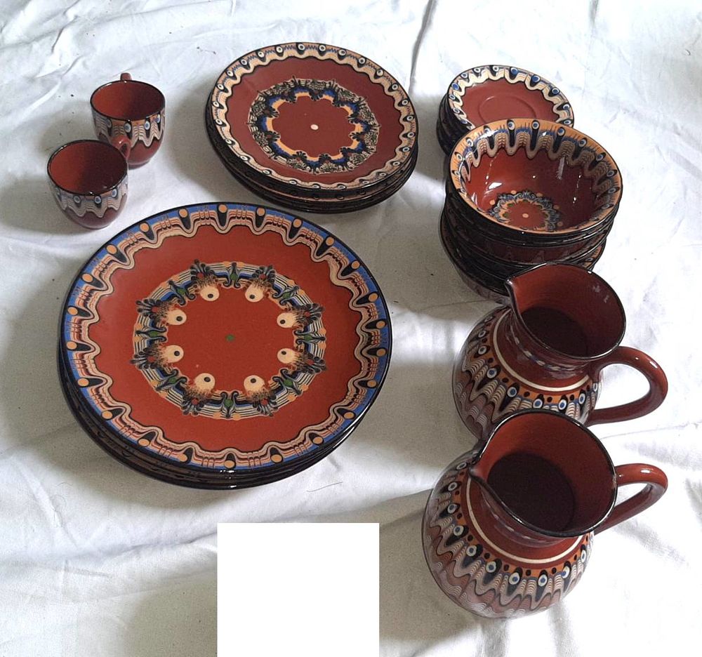 37 pi�ces Ensemble vaisselle Bulgare, Art redware.Seventies 90 Saint-Denis (93)