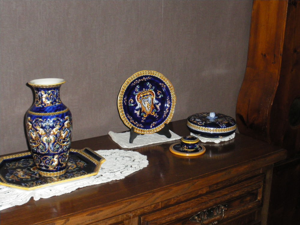 PIECES FAIENCES GIEN BLEU 0 Pigut-Pluviers (24)