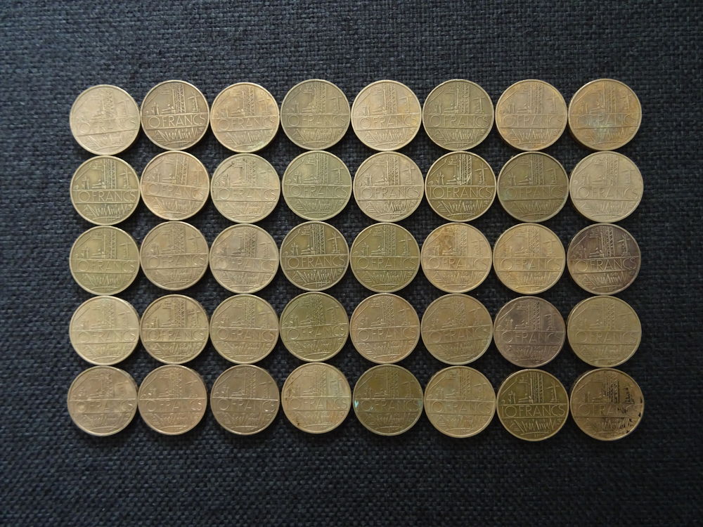 Lot de 40 pièces de 10 francs. 
20 Bruay-la-Buissière (62)