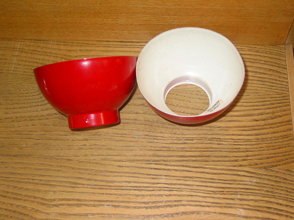 Lot de pi�ces de lampe 2 ABAT JOUR R�FLECTEUR ALU ANCIEN DIA 10 Marseille 13 (13)