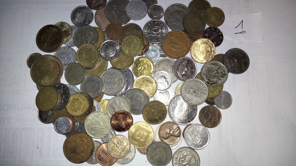 lot de 100 pi�ces de monnaie �trang�re
8 Cr�hange (57)