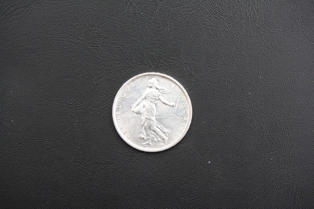 2 pièces de monnaies de 5 francs argent 18 Saran (45)