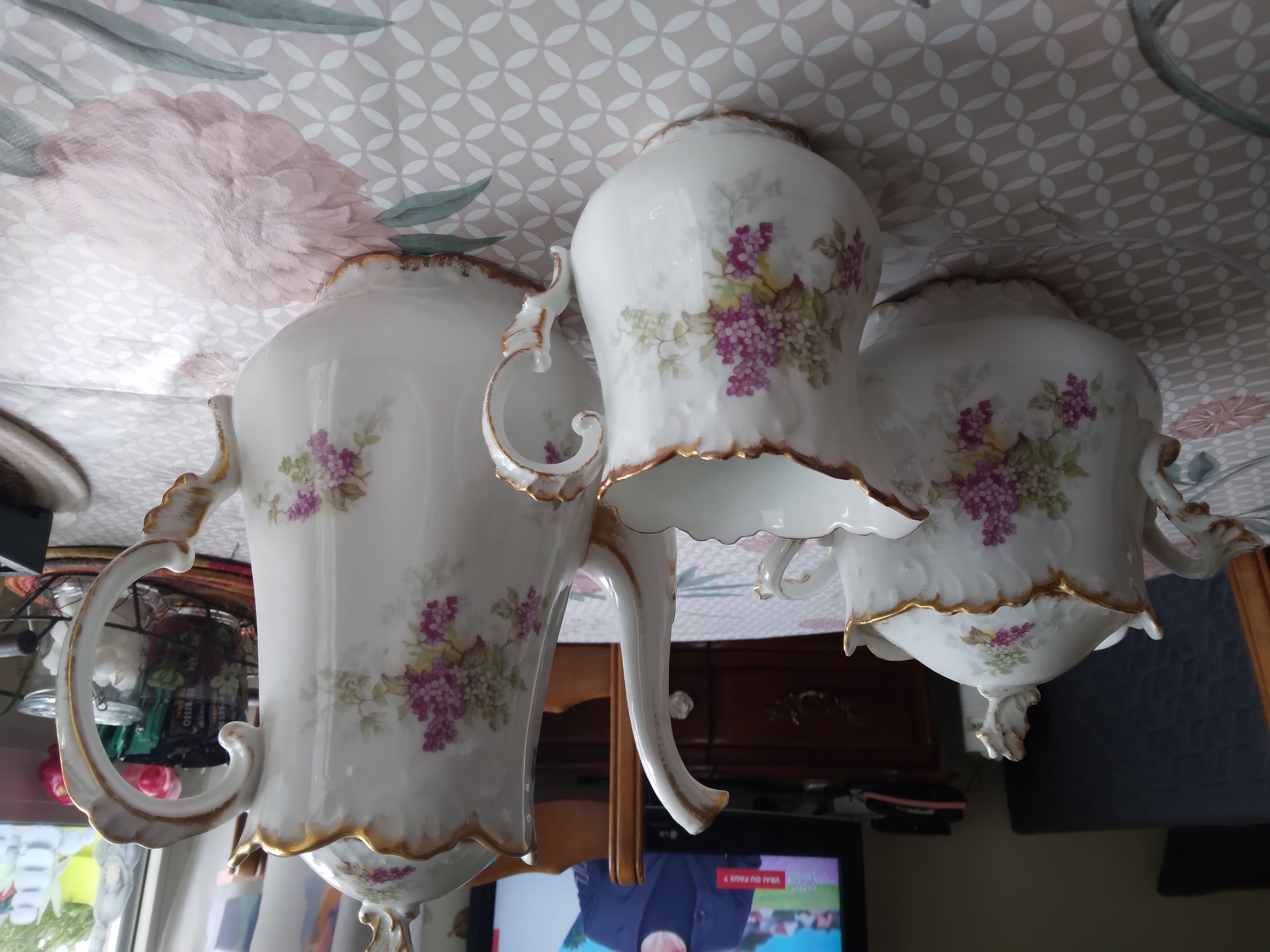 3 pi�ces porcelaine de limoge cafeti�re ,sucrier pot a lait 60 Besan�on (25)