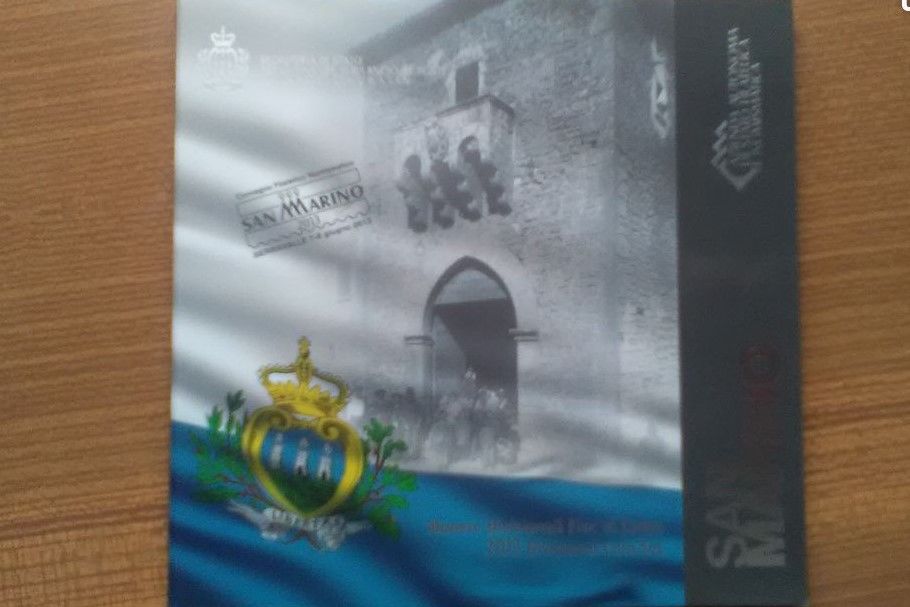 KIT 8 PIECES  SAINT MARIN  ANNEE  2013 40 Dolus-d'Ol�ron (17)