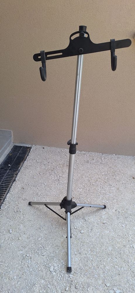 Pied d'atelier 15 Grignan (26)