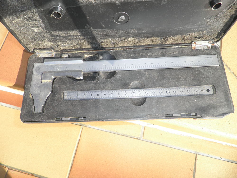 pied � coulisse. 20 Le Revest-les-Eaux (83)