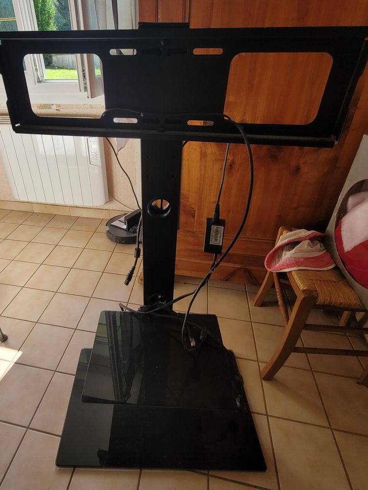 Pied tv grand format avec tablette 60 Cahaignes (27)