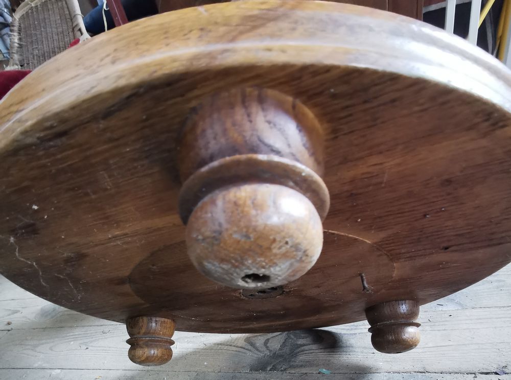 PIED de Lampadaire en ch�ne sans l'abat-jour
35 L'Aigle (61)