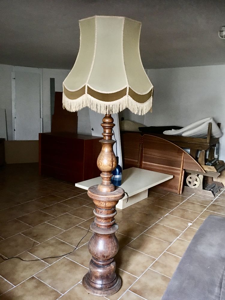 Pied de lampe en ch�ne massif 50 Agde (34)